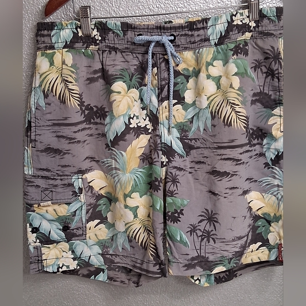Tommy Bahama Tropical Gray & Yellow Swim Shorts Size M
